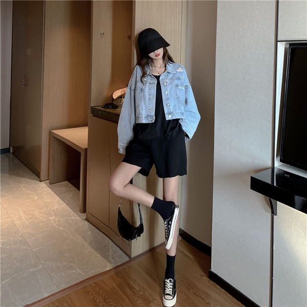 Kevadine naiste nööpidega teksajakk