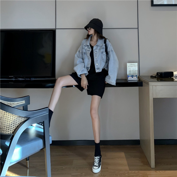 Kevadine naiste nööpidega teksajakk