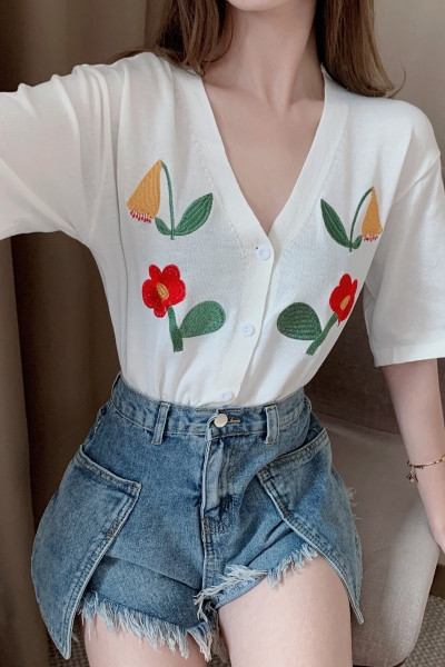 Cămașă casual de damă cu nasturi și broderie cu flori