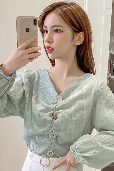 Női alkalmi ing spitz nyakkivágással és gombokkal