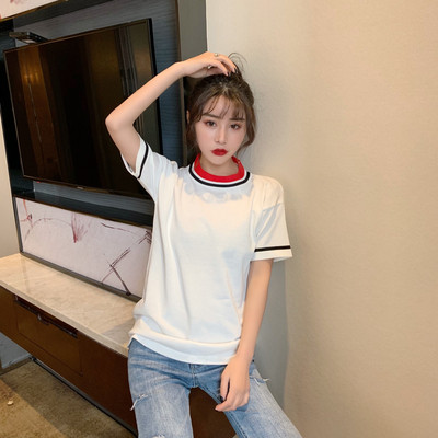 Paprasti moteriški platūs marškinėliai su ovalia iškirpte