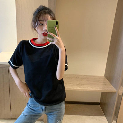 Paprasti moteriški platūs marškinėliai su ovalia iškirpte