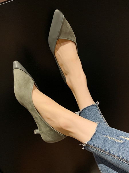 Galąstas moteriškų batų modelis su 4 cm kulnu