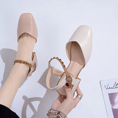 Női bőr rugós cipő pánttal