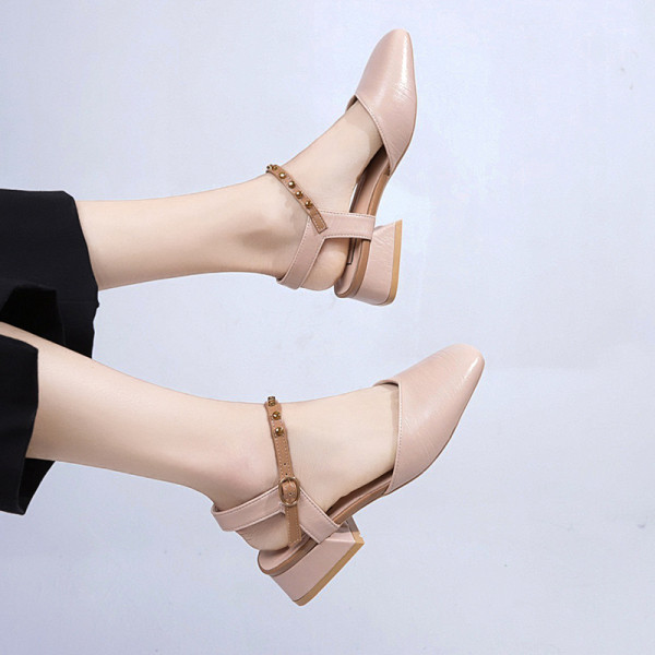 Női bőr rugós cipő pánttal