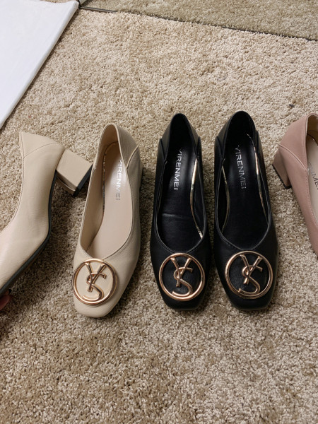 Moteriški laisvalaikio batai iš eko odos su metaliniu elementu ir 4 cm storio kulnu