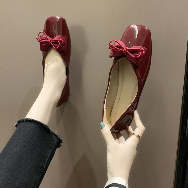 Moteriški laisvalaikio batai iš eko odos su kaspinu