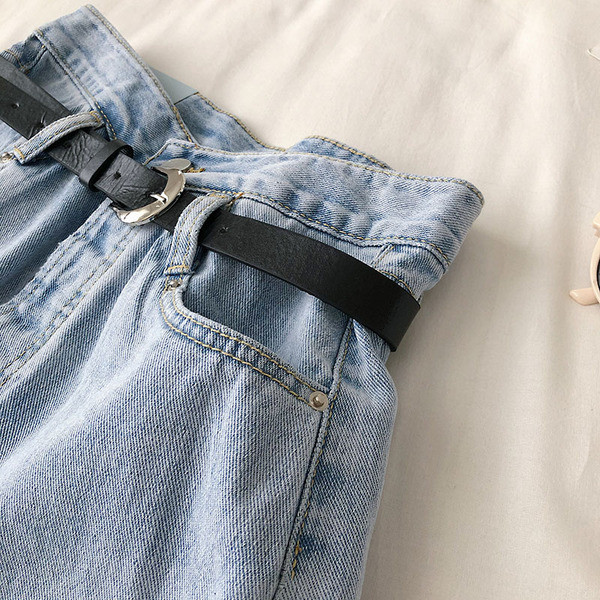 Pantaloni scurți din denim de damă cu talie înaltă și curea