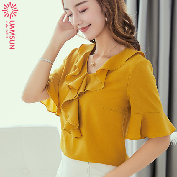 Bluză de damă elegantă cu mâneci 3/4 și decolteu oval potrivită primăverii