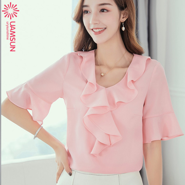 Bluză de damă elegantă cu mâneci 3/4 și decolteu oval potrivită primăverii