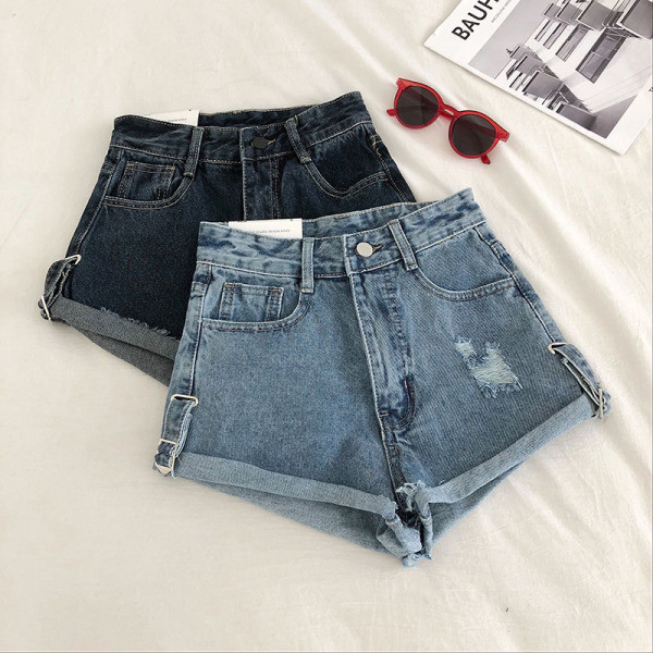 Įprasti džinsiniai šortai su plėšytais motyvais ir aukštu juosmeniu