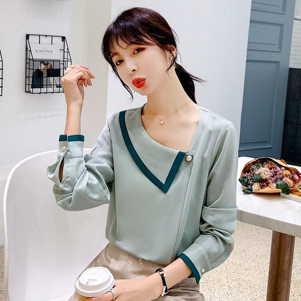 Cămașă elegantă de damă, cu mâneci lungi și decolteu pătrat