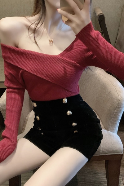 Pieguļoša sieviešu pavasara blūze no velveta džersija