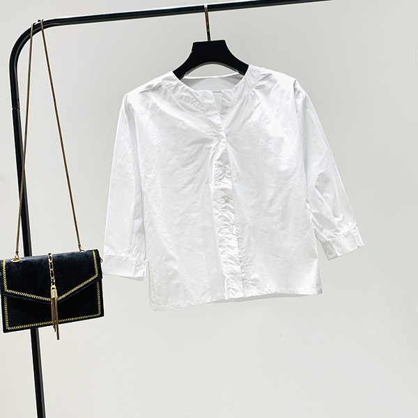 Cămașă modernă de damă cu decolteu rotund și mâneci 3/4