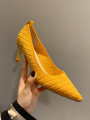 Pantofi moderni de dama din material textil cu toc subtire - model ascutit