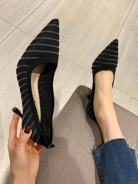 Pantofi moderni de dama din material textil cu toc subtire - model ascutit