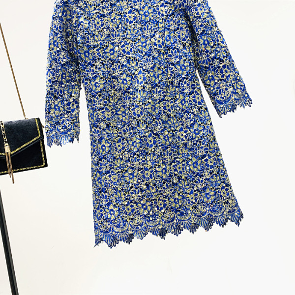 Rochie de dama moderna din dantela cu decolteu oval si maneci 3/4