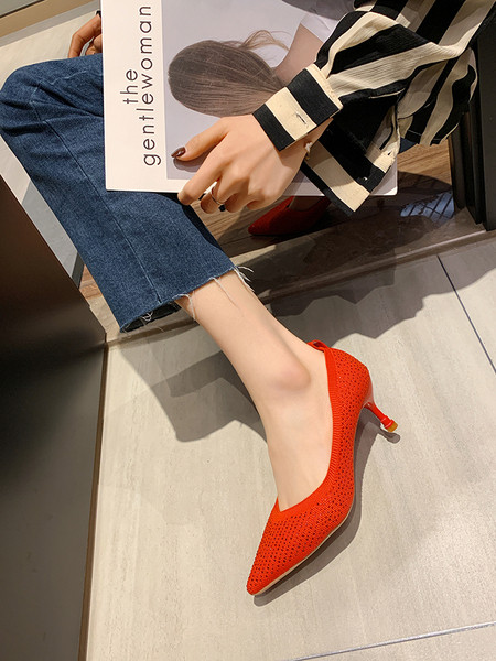 Pantofi de damă ascuțiți, cu toc subțire de 6 cm și particule strălucitoare