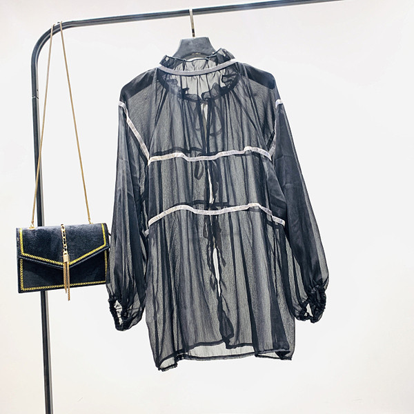 Naujo modelio moteriški tiulio marškiniai su ovalia iškirpte ir kaklaraiščiais