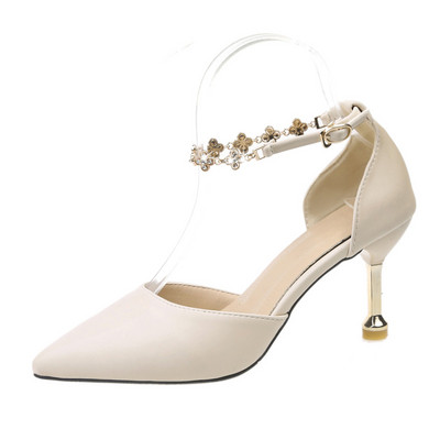 Modernūs moteriški batai su metaline grandinėle ir plonu kulnu