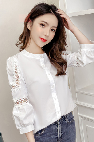 Modern női ing 3/4-es ujjal és csipkével