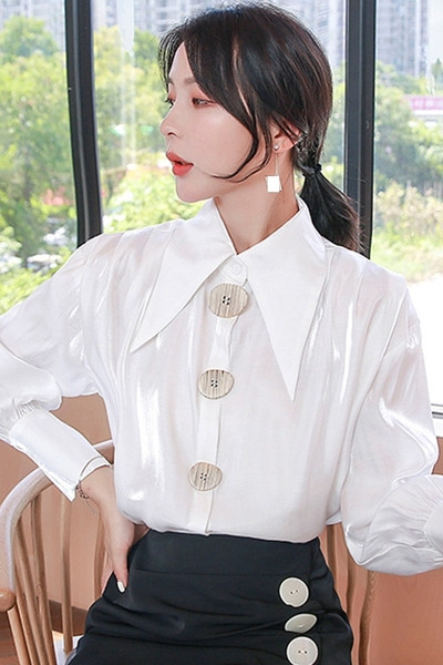 Női sifon ing gombokkal és hosszú ujjú