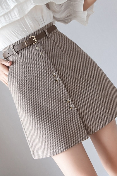 Fusta scurta dama casual cu talie inalta si nasturi