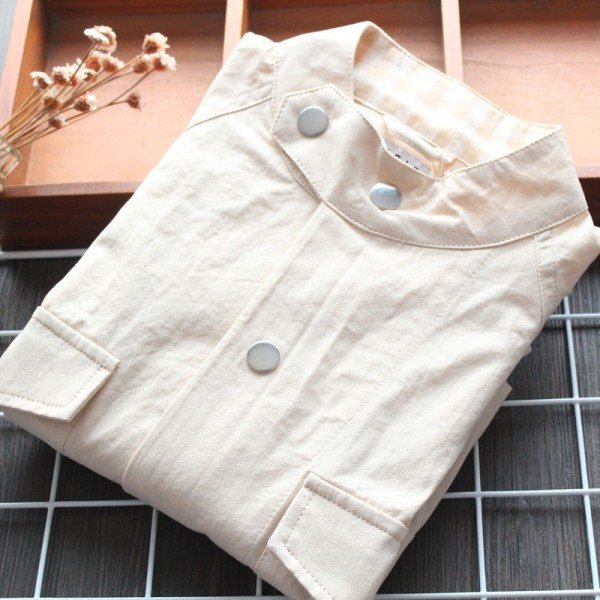 Új modell gyerekkabát lányoknak, zsebekkel és gombokkal