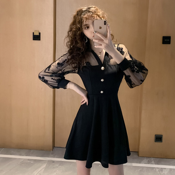 Rochie neagra de dama moderna cu maneci lungi si nasturi