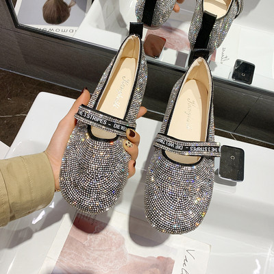 Laisvalaikio moteriški batai lygiais padais ir akmenukais