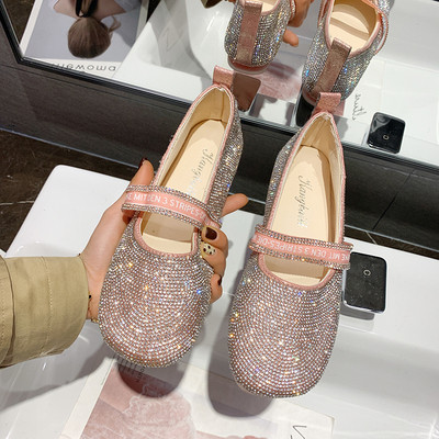 Laisvalaikio moteriški batai lygiais padais ir akmenukais