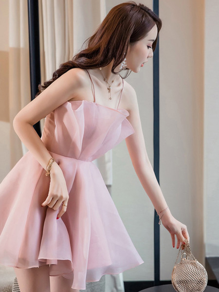 Új modell női ruha kivágott modell vékony pántokkal