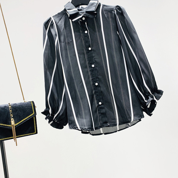 Naujo modelio dryžuoti moteriški marškiniai klasikine apykakle – juodos spalvos