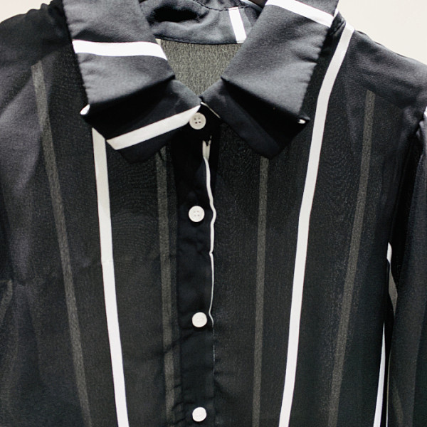 Naujo modelio dryžuoti moteriški marškiniai klasikine apykakle – juodos spalvos