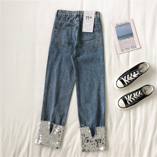 Moderan ženski ravni model traperica sa šljokicama