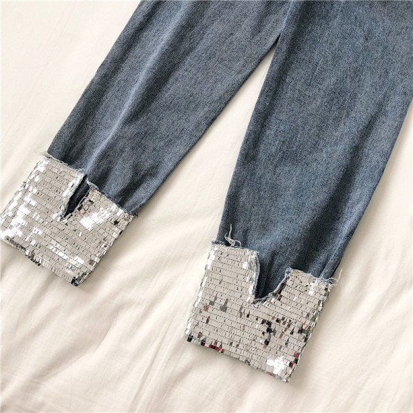 Moderan ženski ravni model traperica sa šljokicama