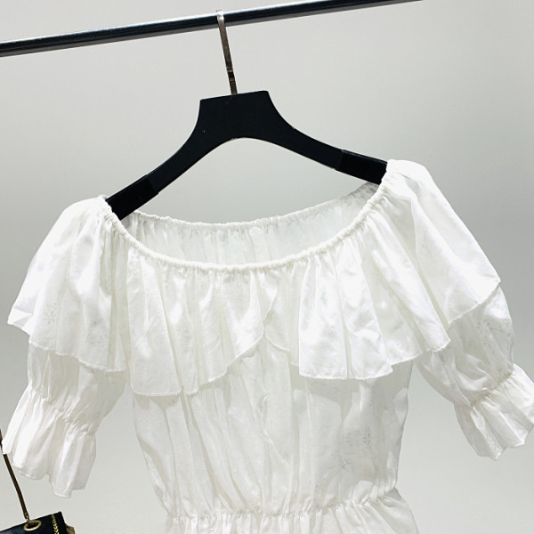 Bluza de dama model nou cu decolteu barca si maneci scurte