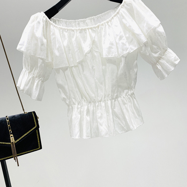 Bluza de dama model nou cu decolteu barca si maneci scurte