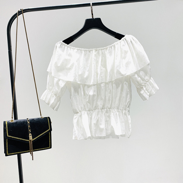 Bluza de dama model nou cu decolteu barca si maneci scurte