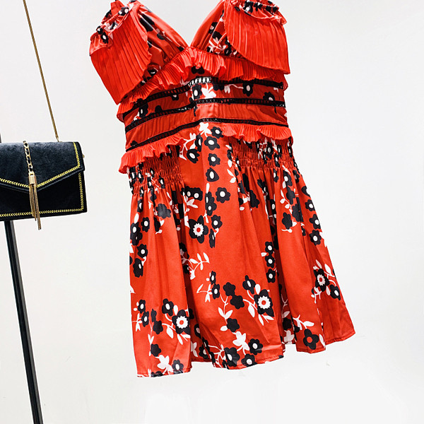 Novi model ženske haljine sa cvjetnim uzorkom i tankim naramenicama