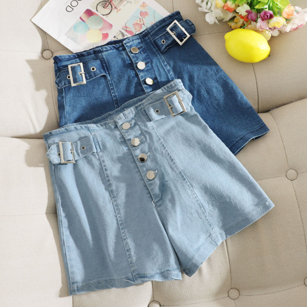 Farmer rövidnadrág gombokkal és állítható derékkal