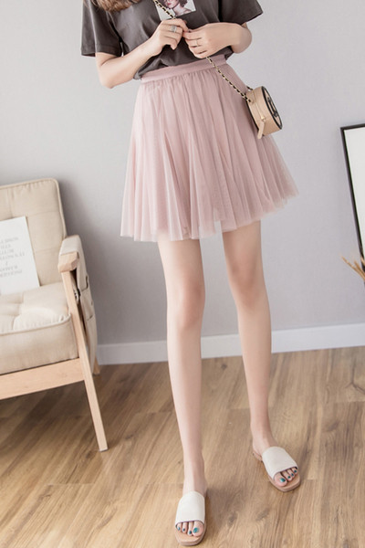 Női lezser rövid szoknya tüllel és magas derékkal