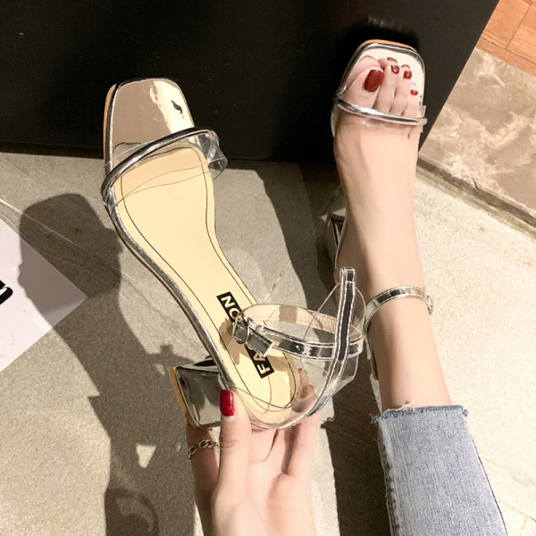 Sieviešu ādas sandales ar kvadrātveida papēdi un silikona siksniņu