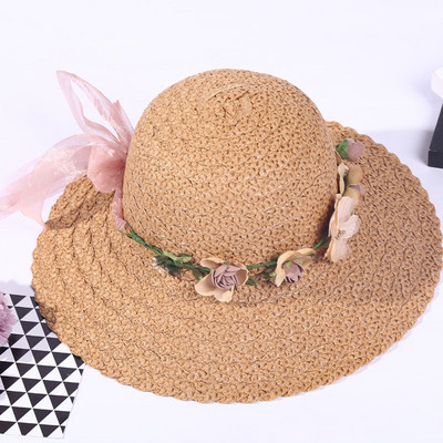 Laisva moteriška kepurė su 3D elementais ir kaklaraiščiais