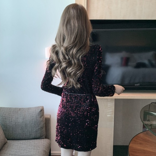 Rochie moderna de dama cu paiete si decolteu in V