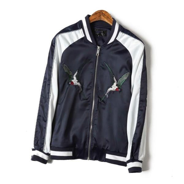 Moteriška laisvalaikio striukė su siuvinėjimais ir užtrauktuku