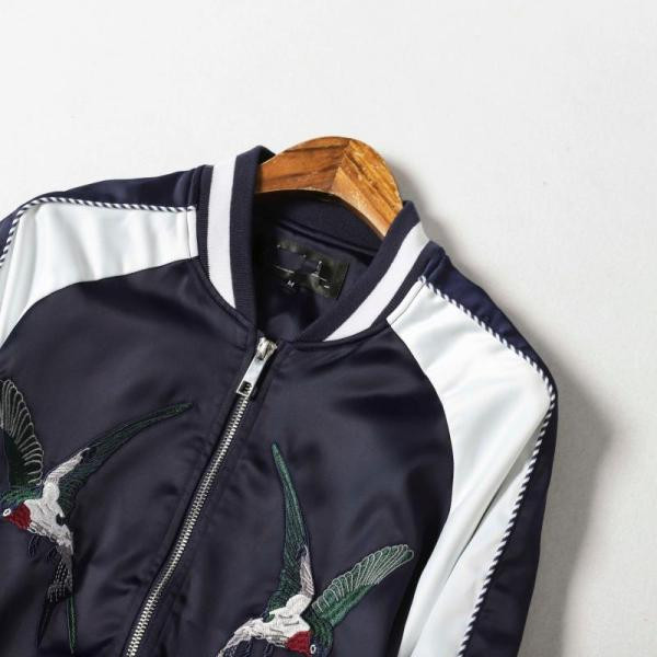 Moteriška laisvalaikio striukė su siuvinėjimais ir užtrauktuku