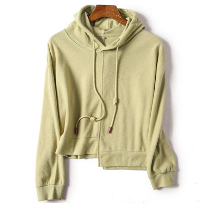 Īss asimetrisks sporta krekls ar kapuci un saitēm