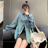 Cămașă modernă de damă cu guler și nasturi clasici