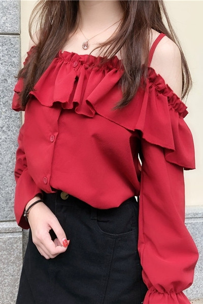 Naiste vabaaja särk nööpide ja paljaste õlgadega